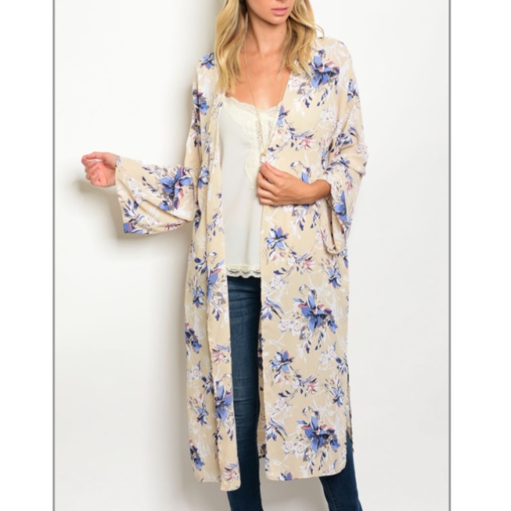 🌸🌺🌸🌺Cream floral duster🌺🌸🌺🌸